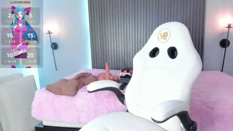 Stephany online show from 04-15-26, 07:58