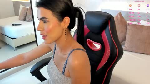 S T E P H A N Y A online show from 10-23-25, 07:34