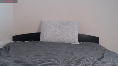 Snapshot of stephie_mrr chatting on 03-09-25, 10:41 Steph online show from 03-09-25, 10:41