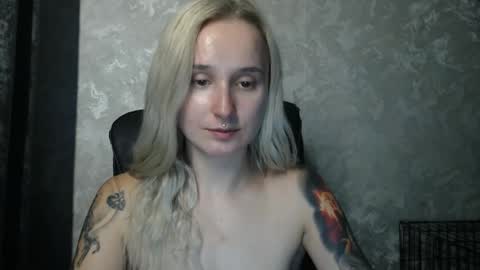 Snapshot of stephiepink chatting on 10-09-25, 09:40 Grace online show from 10-09-25, 09:40