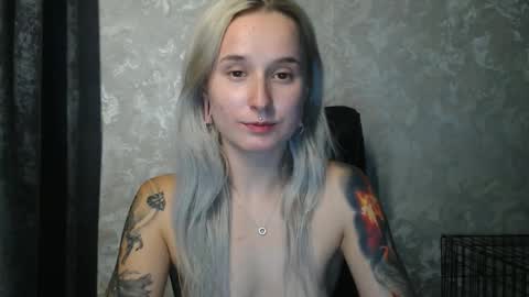 Snapshot of stephiepink chatting on 11-07-25, 02:17 Grace online show from 11-07-25, 02:17