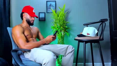 Snapshot of stev_velez chatting on 11-25-25, 01:44 Steve online show from 11-25-25, 01:44