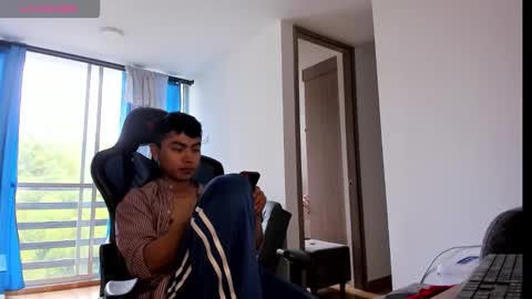 Snapshot of steven_twink07 chatting on 10-18-25, 08:20 Esteban online show from 10-18-25, 08:20