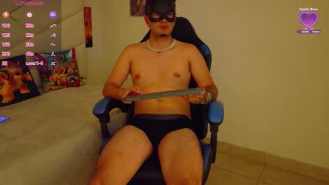 Snapshot of stevenn_star chatting on 10-31-25, 07:37 STEV online show from 10-31-25, 07:37