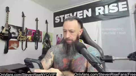 Snapshot of stevenrisenyc chatting on 01-07-25, 12:31 StevenRiseNYC online show from 01-07-25, 12:31