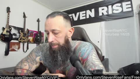 Snapshot of stevenrisenyc chatting on 01-08-25, 01:53 StevenRiseNYC online show from 01-08-25, 01:53