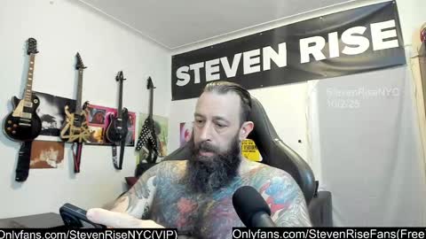 Snapshot of stevenrisenyc chatting on 10-03-25, 01:46 StevenRiseNYC online show from 10-03-25, 01:46