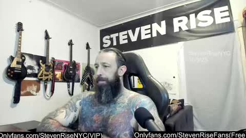 Snapshot of stevenrisenyc chatting on 10-10-25, 01:37 StevenRiseNYC online show from 10-10-25, 01:37
