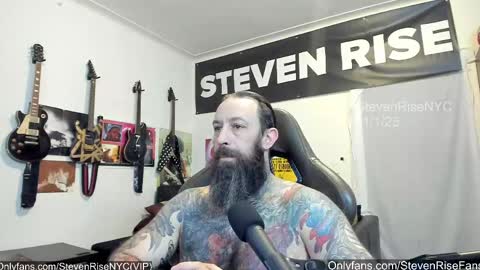 Snapshot of stevenrisenyc chatting on 11-01-25, 12:29 StevenRiseNYC online show from 11-01-25, 12:29