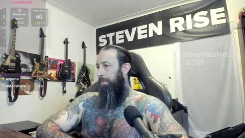 Snapshot of stevenrisenyc chatting on 12-01-25, 02:22 StevenRiseNYC online show from 12-01-25, 02:22