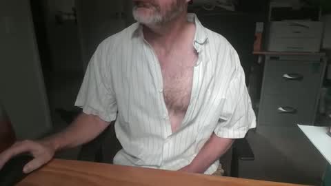 Snapshot of stevethetigerr chatting on 02-19-26, 11:45 SteveTheTigerr online show from 02-19-26, 11:45