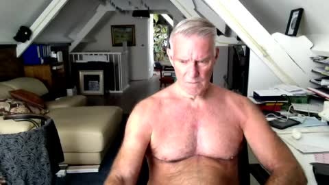 Snapshot of stevetwo chatting on 07-02-26, 12:11 stevetwo online show from 07-02-26, 12:11