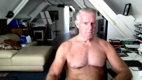 Snapshot of stevetwo chatting on 07-10-26, 12:08 stevetwo online show from 07-10-26, 12:08