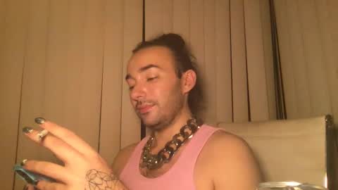 Snapshot of stevey_94 chatting on 10-01-25, 08:09 gay tease online show from 10-01-25, 08:09