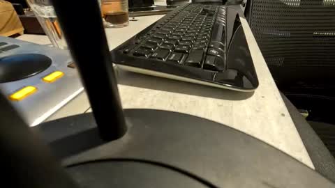 Snapshot of stevie_grey chatting on 10-20-25, 06:19 stevie_grey online show from 10-20-25, 06:19