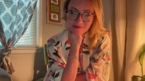 Snapshot of steviegirl4u chatting on 07-12-26, 11:40 StevieGirl4U online show from 07-12-26, 11:40
