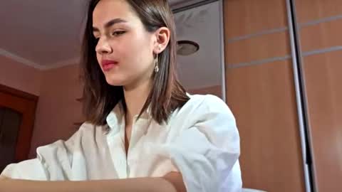 Lina online show from 01-17-26, 10:31