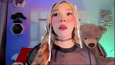 Snapshot of steyseequeen chatting on 10-25-25, 05:15 Steisee Reyes online show from 10-25-25, 05:15