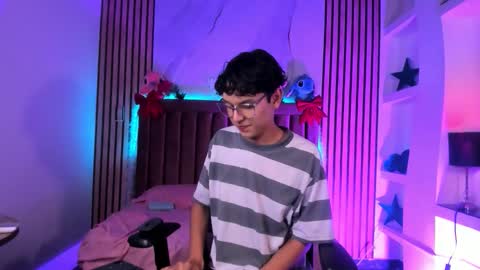 Snapshot of sthepanodimonaco chatting on 12-13-25, 08:04 Sthepano online show from 12-13-25, 08:04