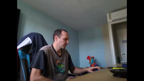 Snapshot of stickolive1 chatting on 10-08-25, 01:42 stickolive1 online show from 10-08-25, 01:42