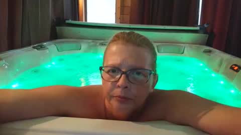 Stickywethoney online show from 04-22-26, 11:56