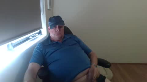 Snapshot of stiffyman55 chatting on 02-21-25, 03:23 stiffyman55 online show from 02-21-25, 03:23