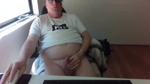 Snapshot of stiffyman55 chatting on 11-11-25, 02:11 stiffyman55 online show from 11-11-25, 02:11
