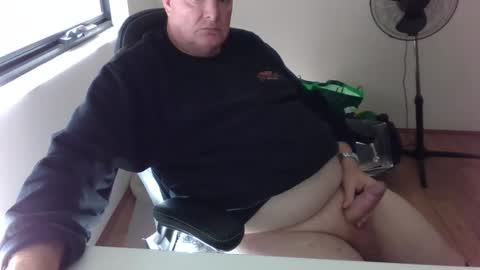 Snapshot of stiffyman55 chatting on 05-08-26, 03:01 stiffyman55 online show from 05-08-26, 03:01