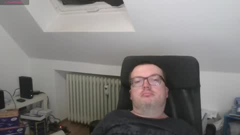 Oliver online show from 04-15-26, 07:58