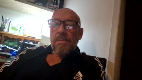 Snapshot of stirlinghealthandfitness chatting on 11-28-25, 01:19 stirlinghealthandfitness online show from 11-28-25, 01:19