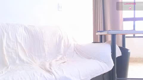 Stiven Montiel online show from 10-31-25, 01:23