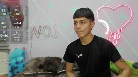 Snapshot of stiven_twinkboy chatting on 02-26-25, 11:04 Bryan Stiven online show from 02-26-25, 11:04