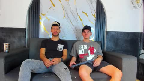 friends online show from 02-20-26, 05:37