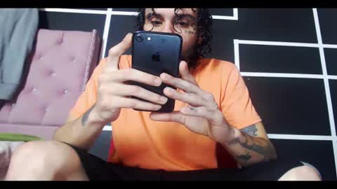 stiven online show from 10-19-25, 05:52