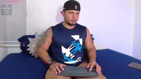 Stone Lee  online show from 12-04-25, 04:33