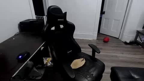 stonedpanda77 online show from 05-09-26, 11:54