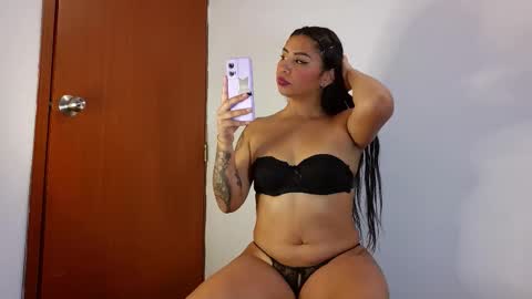 Snapshot of storm_doll chatting on 03-18-26, 03:15 storm doll online show from 03-18-26, 03:15