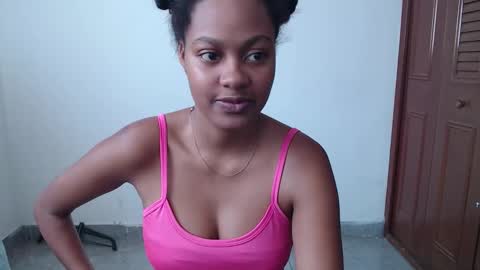 Snapshot of stormihills chatting on 02-17-26, 07:09 Sweety Stormi online show from 02-17-26, 07:09