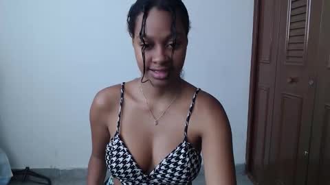 Snapshot of stormihills_ chatting on 02-14-26, 05:32 stormihills_ online show from 02-14-26, 05:32