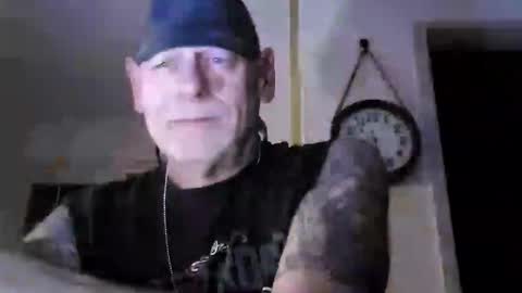 stormynorm14 online show from 10-18-25, 02:25
