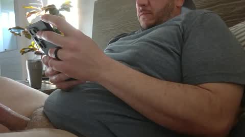 Masked man online show from 02-26-25, 04:56