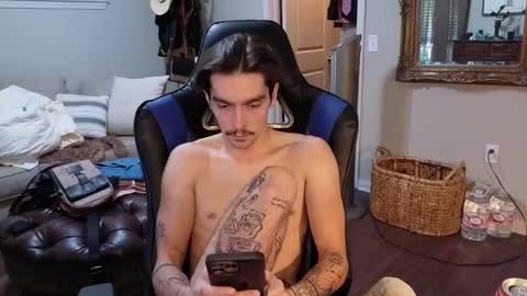 Snapshot of str8whiteboy21 chatting on 09-25-25, 02:54 str8whiteboy21 online show from 09-25-25, 02:54