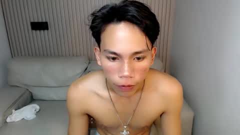 Snapshot of straight_moreno69 chatting on 04-12-26, 03:17 James online show from 04-12-26, 03:17