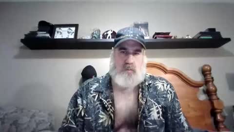 Straightbear4you online show from 10-15-25, 09:48