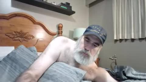 Straightbear4you online show from 11-17-25, 11:49