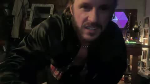 Snapshot of straightishd chatting on 04-07-26, 05:52 Cowboy Zuhly online show from 04-07-26, 05:52
