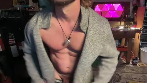 Snapshot of straightishd chatting on 04-14-26, 12:33 Cowboy Zuhly online show from 04-14-26, 12:33