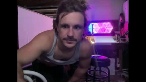 Snapshot of straightishd chatting on 04-25-26, 05:21 Cowboy Zuhly online show from 04-25-26, 05:21