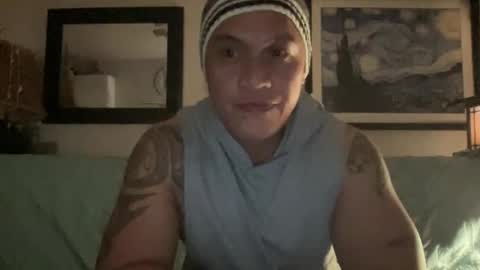 Snapshot of straightsurfer808 chatting on 11-06-25, 08:04 straightsurfer808 online show from 11-06-25, 08:04