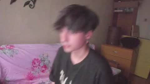 Snapshot of stralght_twinks chatting on 06-14-26, 02:24 Ray online show from 06-14-26, 02:24